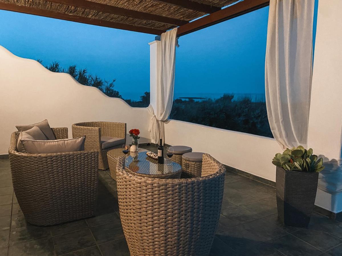 Luxury 3Br Sunrise Villa , Seaside Gyrismata Скирос Экстерьер фото